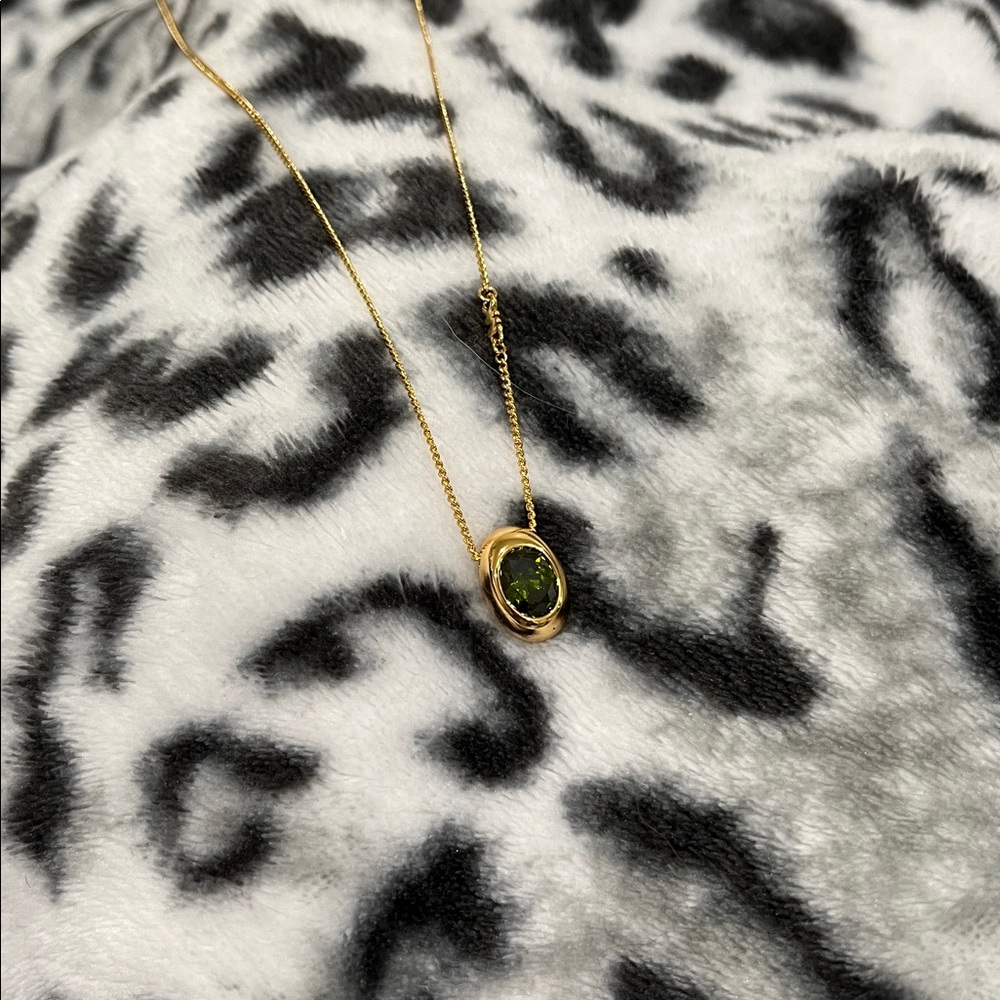 NEW!! Michael Kors Gold-Tone Peridot Oval Stone Pendant Necklace - Picture 9 of 9